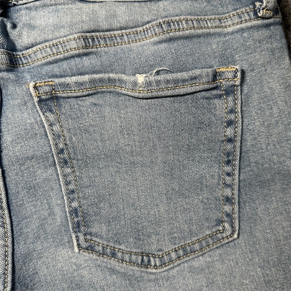 GAP Distressed Blue Denim Cuffed Bermuda Shorts- Women’s Size 8 - Picture 5 of 13